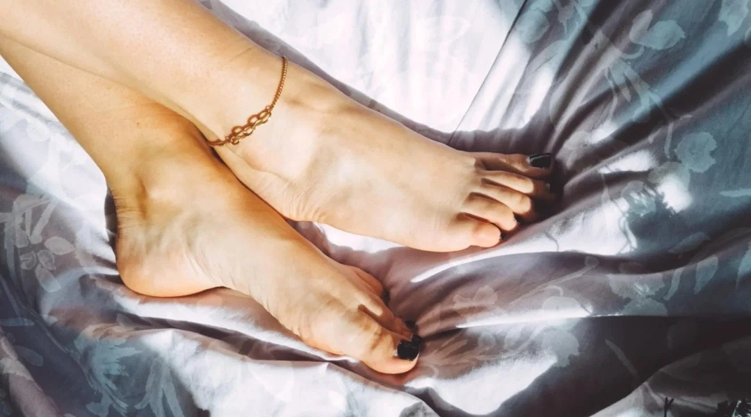 Gina👣🖤 profile banner