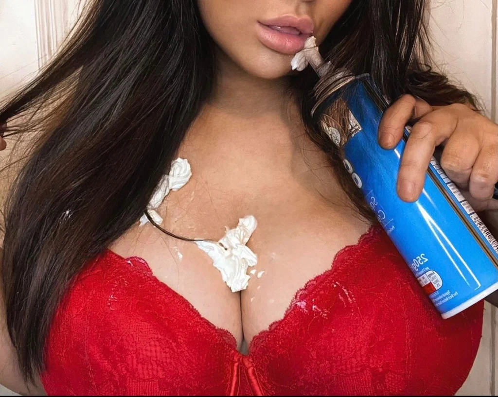 🍑 𝐵𝓊𝓈𝓉𝓎 𝒷𝓇𝓊𝓃𝑒𝓉𝓉𝑒 𝒩𝓊𝓇𝓈𝑒 🍑's avatar