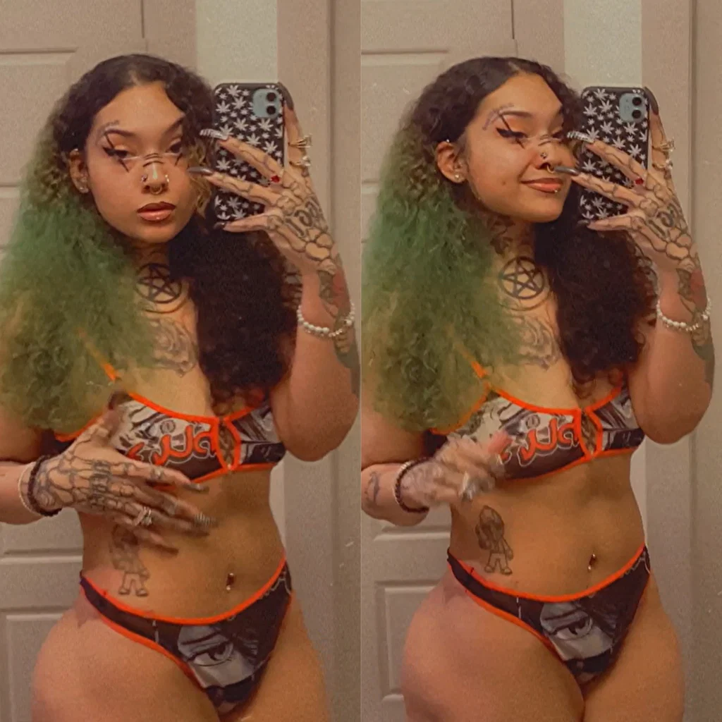 October🆓FREE🖤🧡🎃's avatar