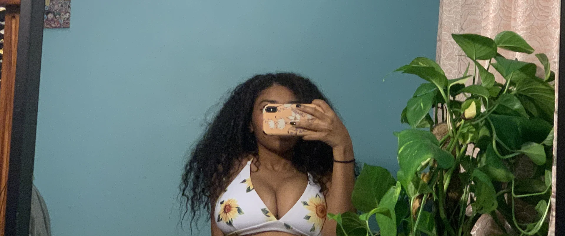 Ariella profile banner