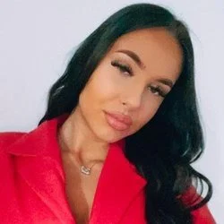 Sophie Cage's avatar