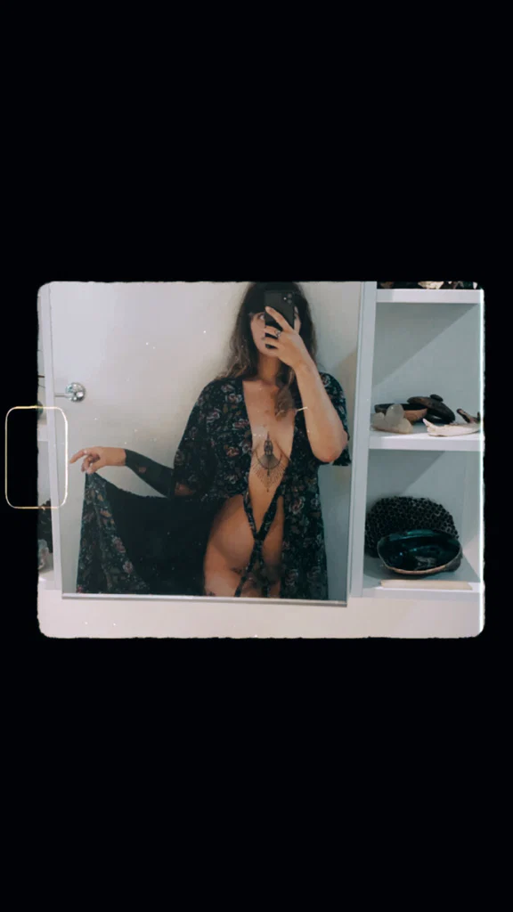 Botanica Mami's avatar