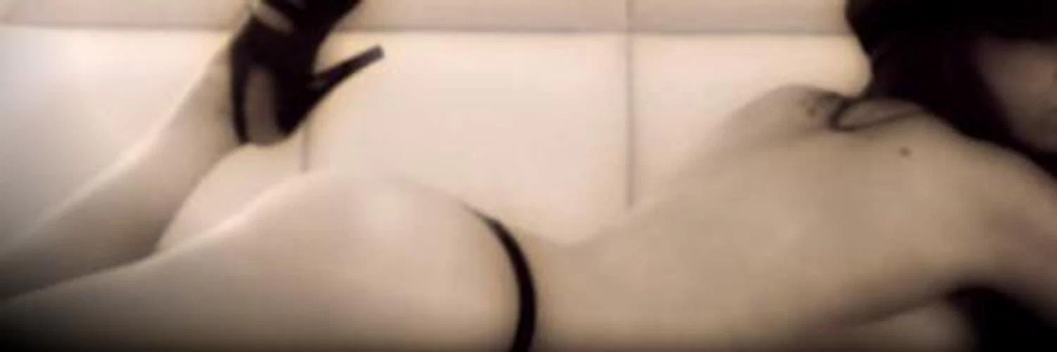 Destinee Downs profile banner