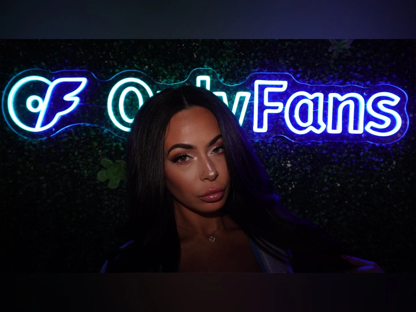KiKi Klout profile banner