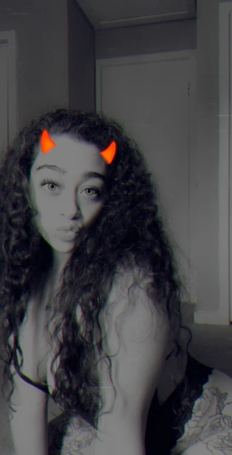 Allie Walker's avatar
