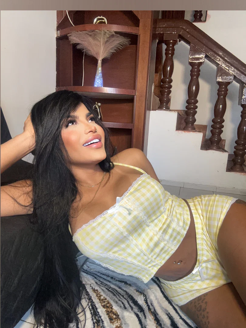 Sara Lopez profile banner