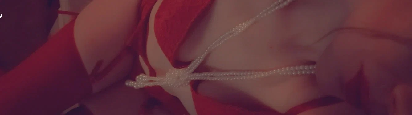 Lola profile banner