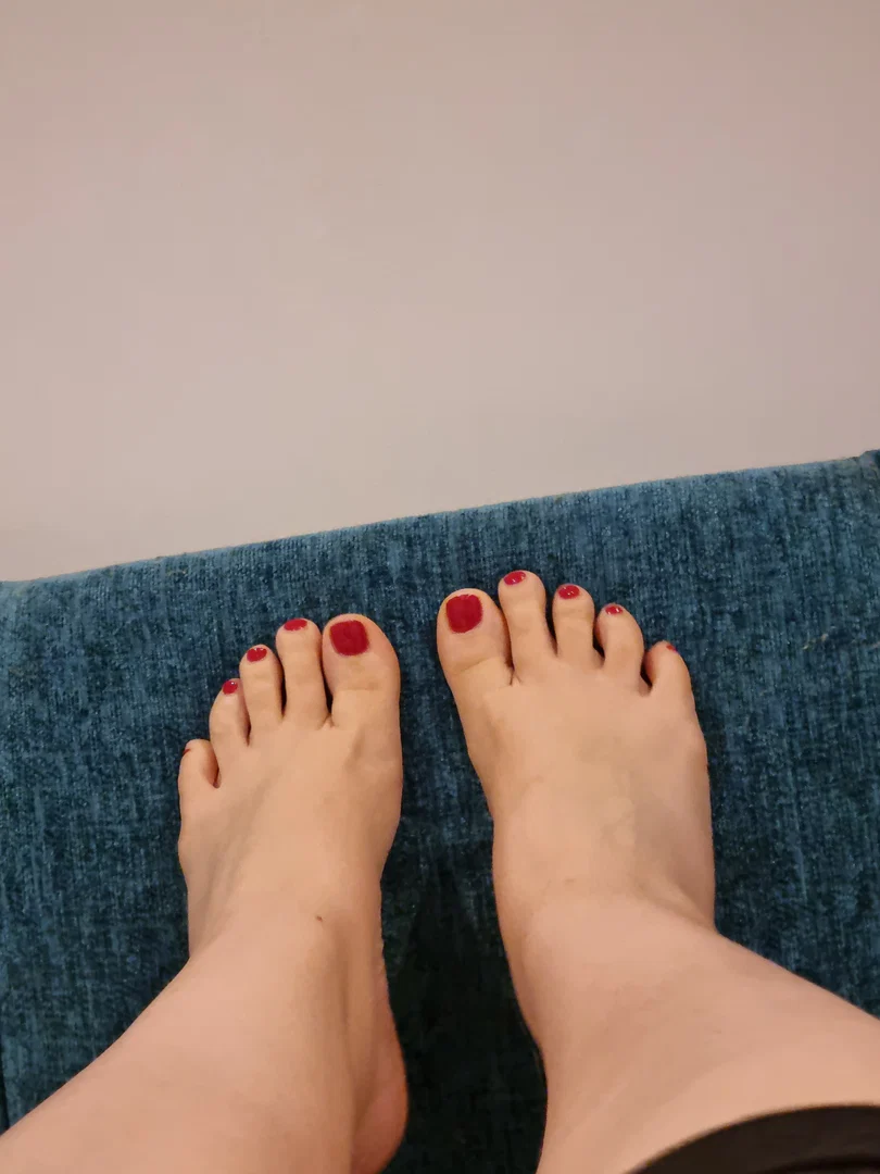 Miss. Perfect Feet profile banner