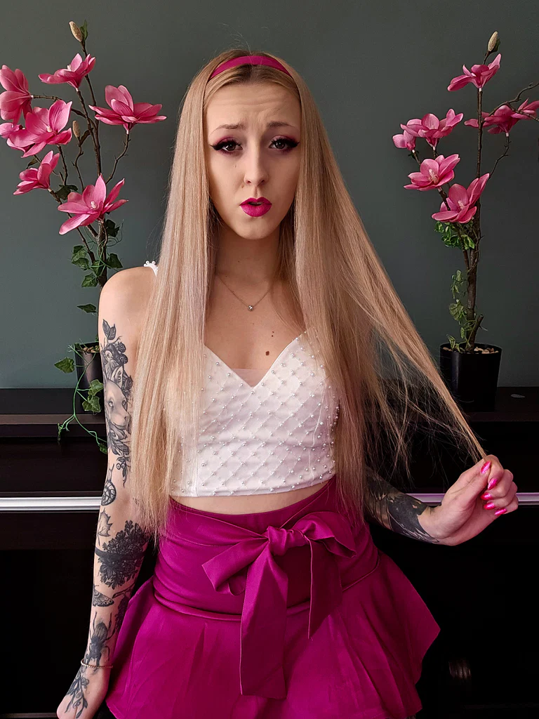 Roxie Foxie's avatar