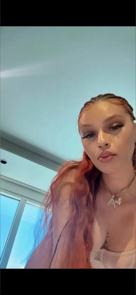 Angela's avatar