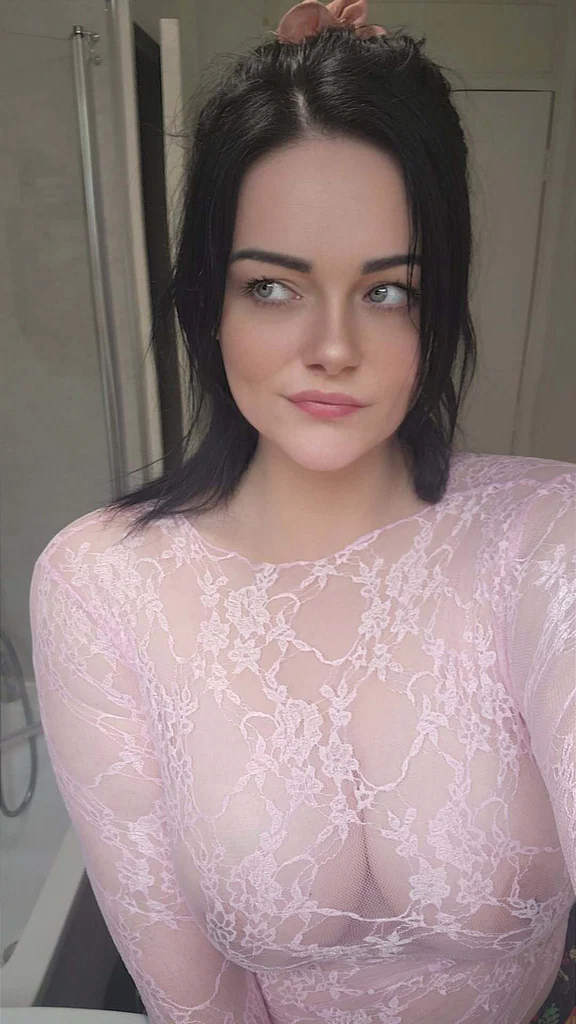 MissRawrs.. 😇🤫