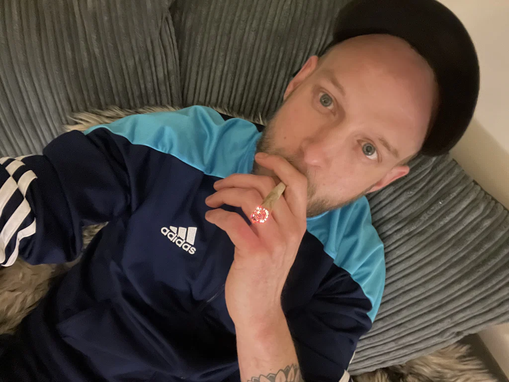 Uk420Bi's avatar