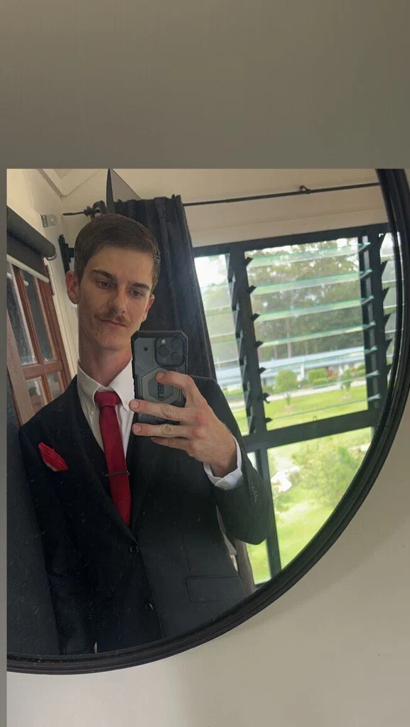 Andrew .R.'s avatar