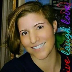 Christine 💯🌈❤'s avatar