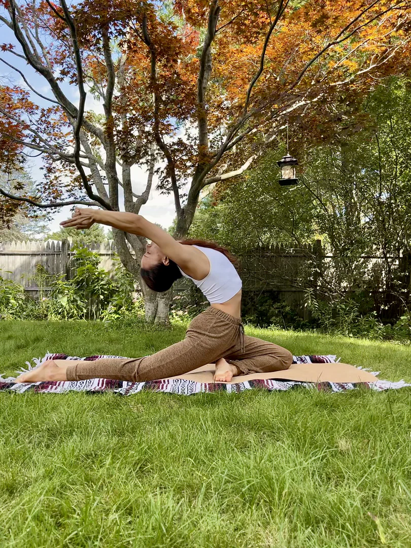 Abbie Marcotte Yoga profile banner