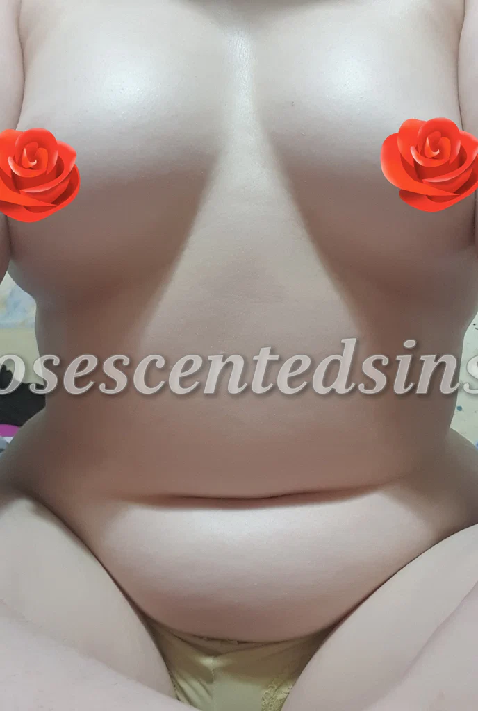 Queen Rose's avatar