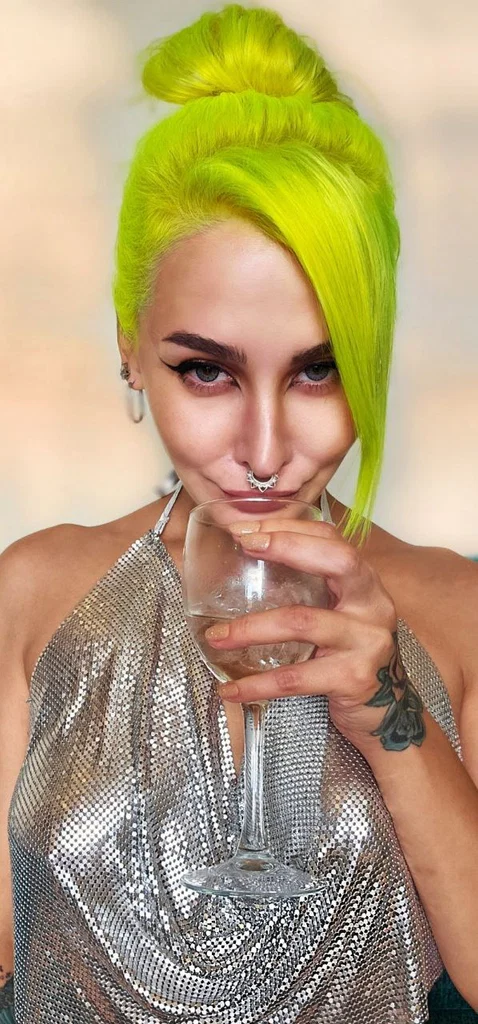 Night White Witch's avatar