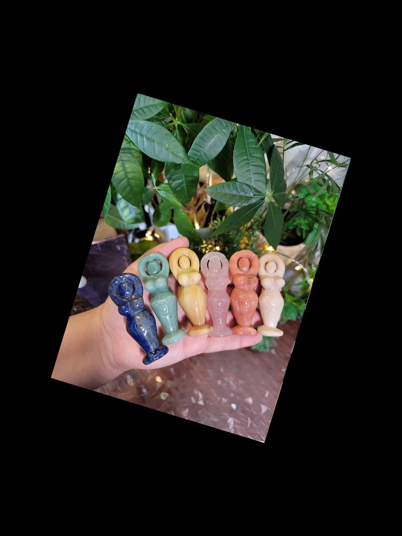 CuRvY_crystal_goddess profile banner