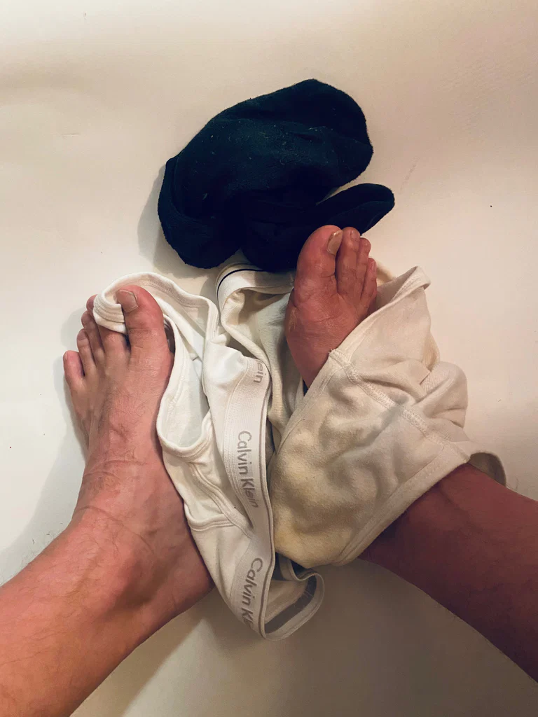 Mr.Strokey-Undies, Feet, Dirty Talk's avatar