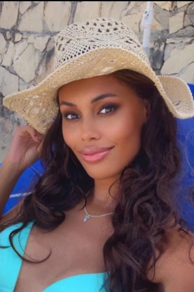 Adriana's avatar