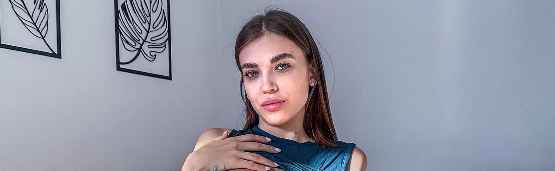 Julia Graff profile banner