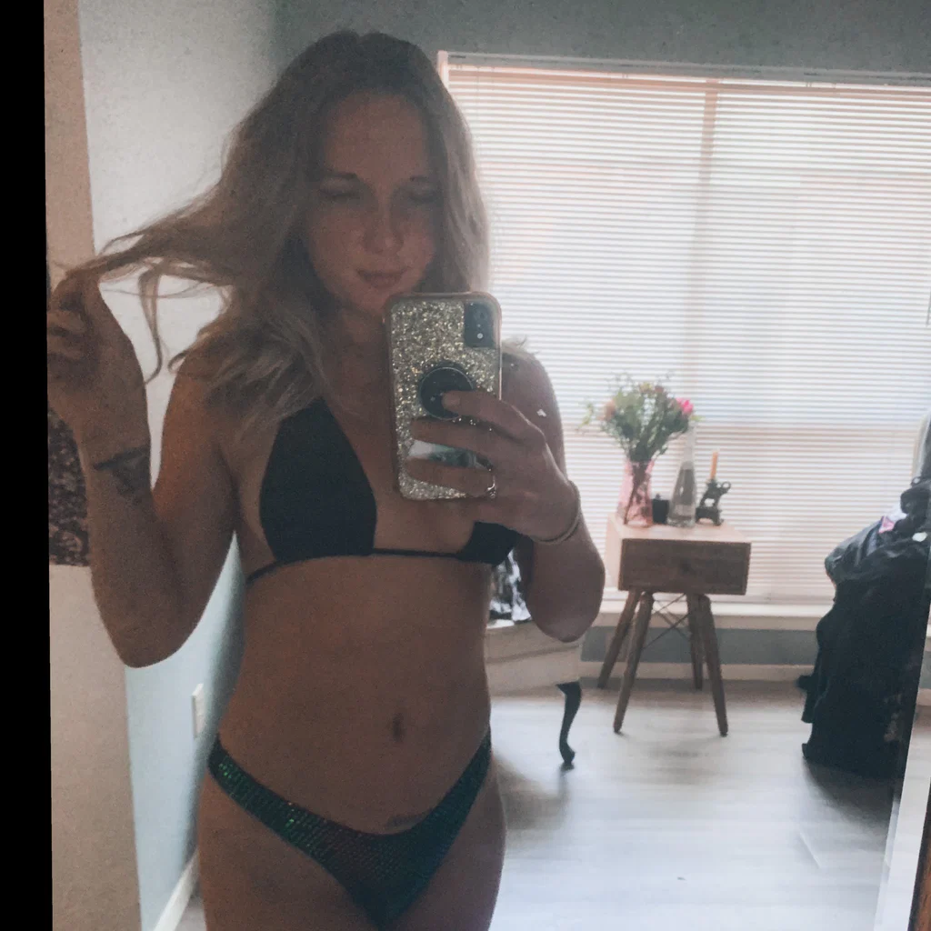 Your Favorite Blonde's avatar