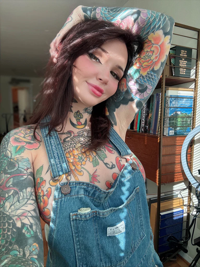 Jennifer Deku's avatar