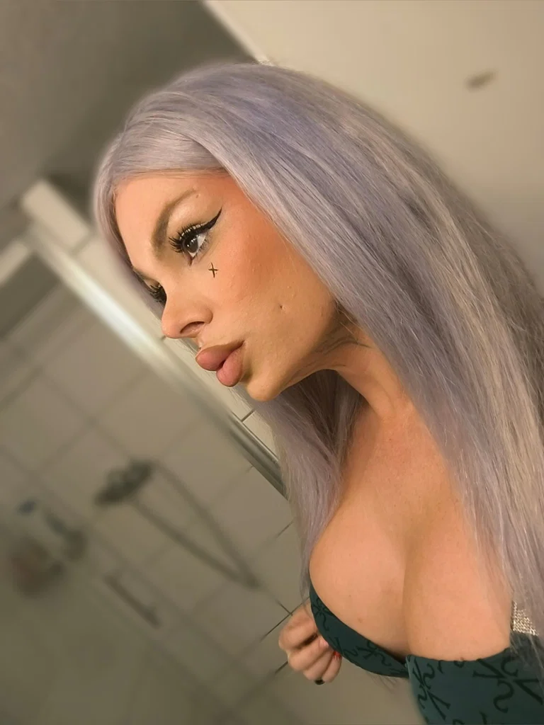 👸🏼𝕴𝖗𝖎𝖘𝕊𝕨𝕖𝕖𝕥🦊's avatar