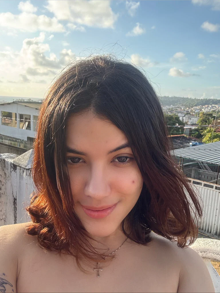 Fabiola Delfim's avatar