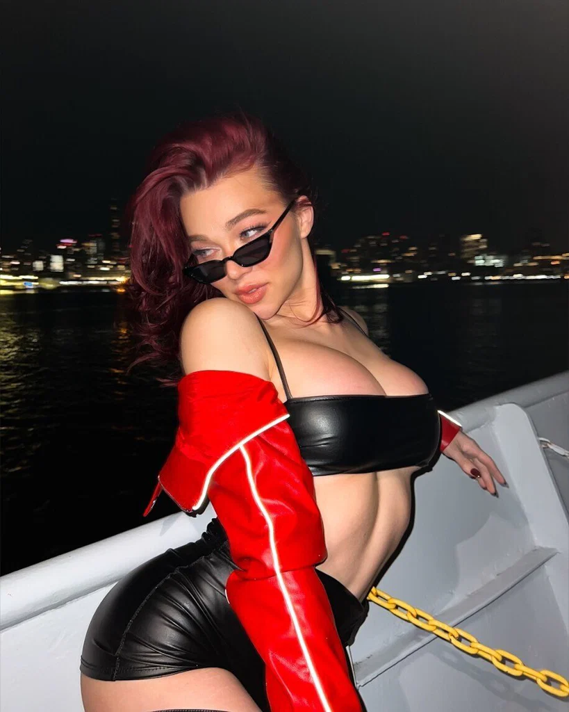 Emma Rose 🌹's avatar