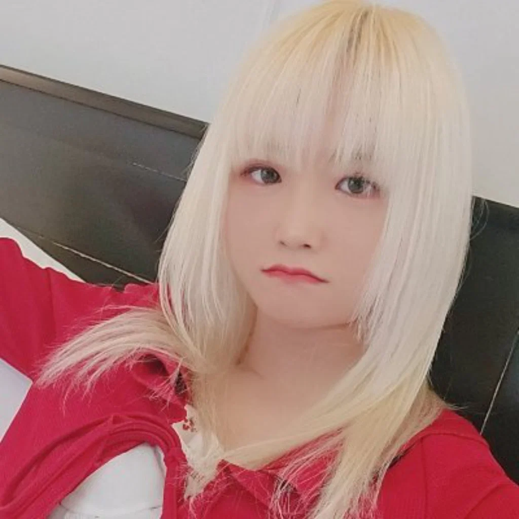 Lua's avatar