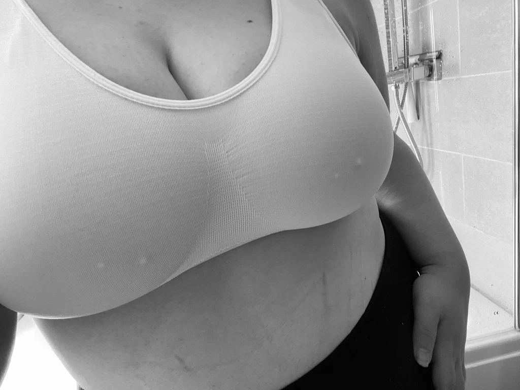 BlueEyesChubbyThighs - TOP 5%🥵