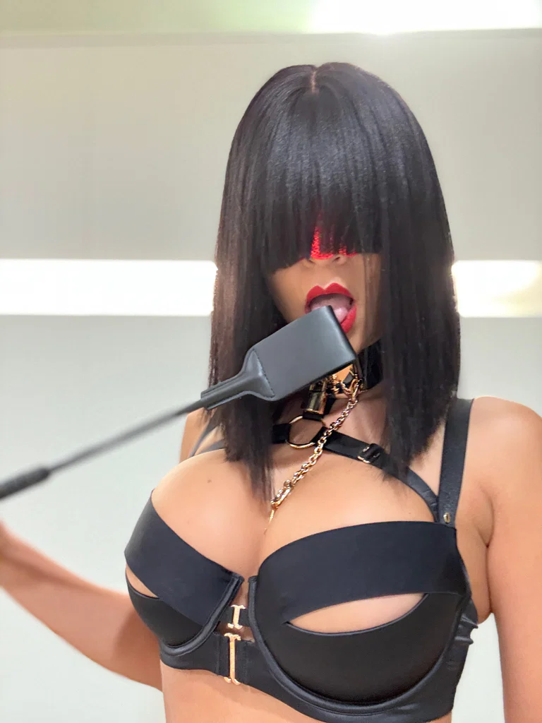 FinDom Devora's avatar
