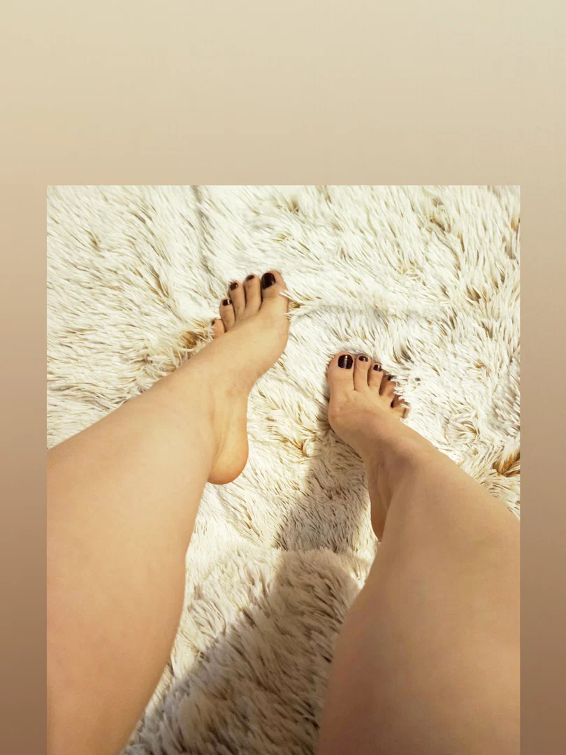 One hot girl profile banner