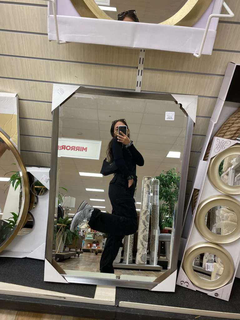 Val's avatar