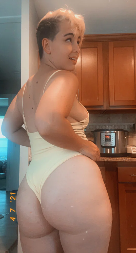 Aria Rose's avatar
