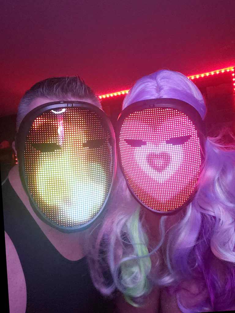 Mr And Mrs Lovegun's avatar