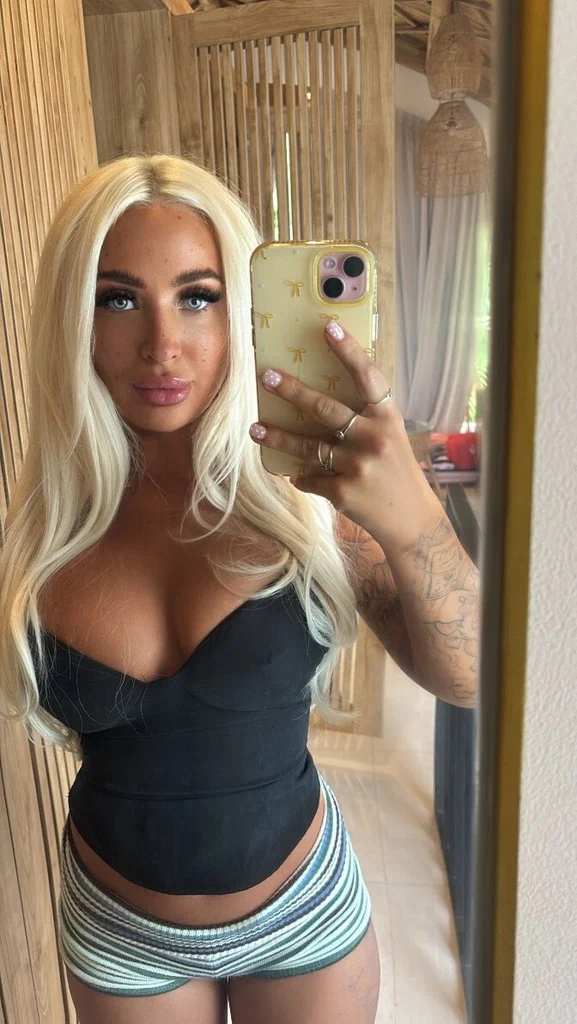 Annabelle 🍒's avatar