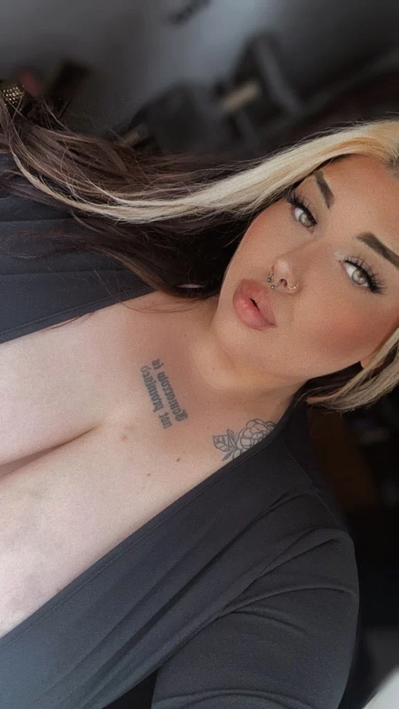 Becca Leigh's avatar