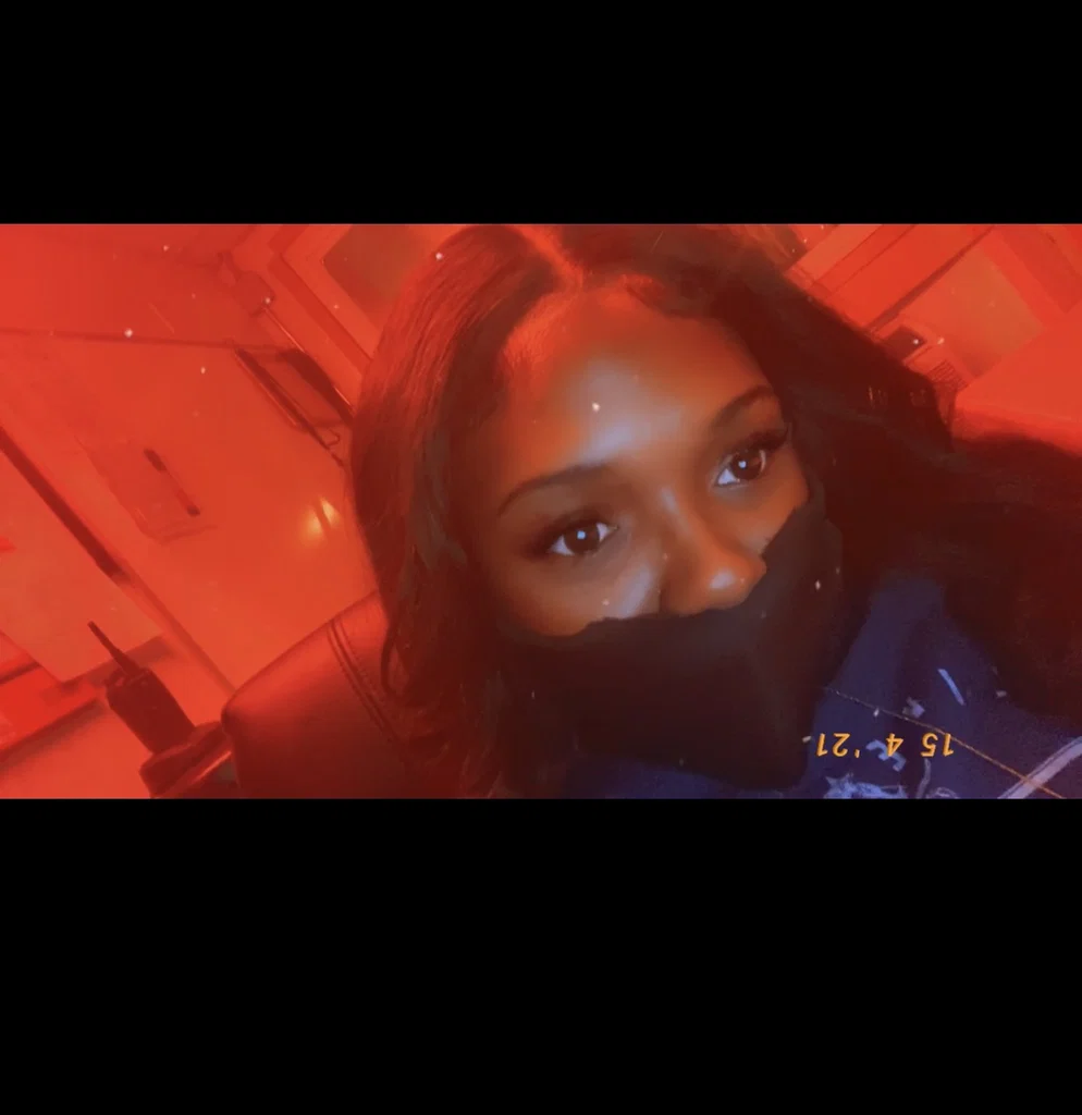 Queen P 👑's avatar