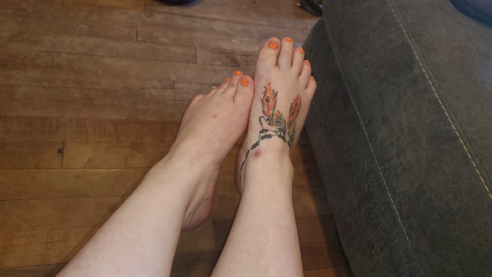 Serine feet profile banner