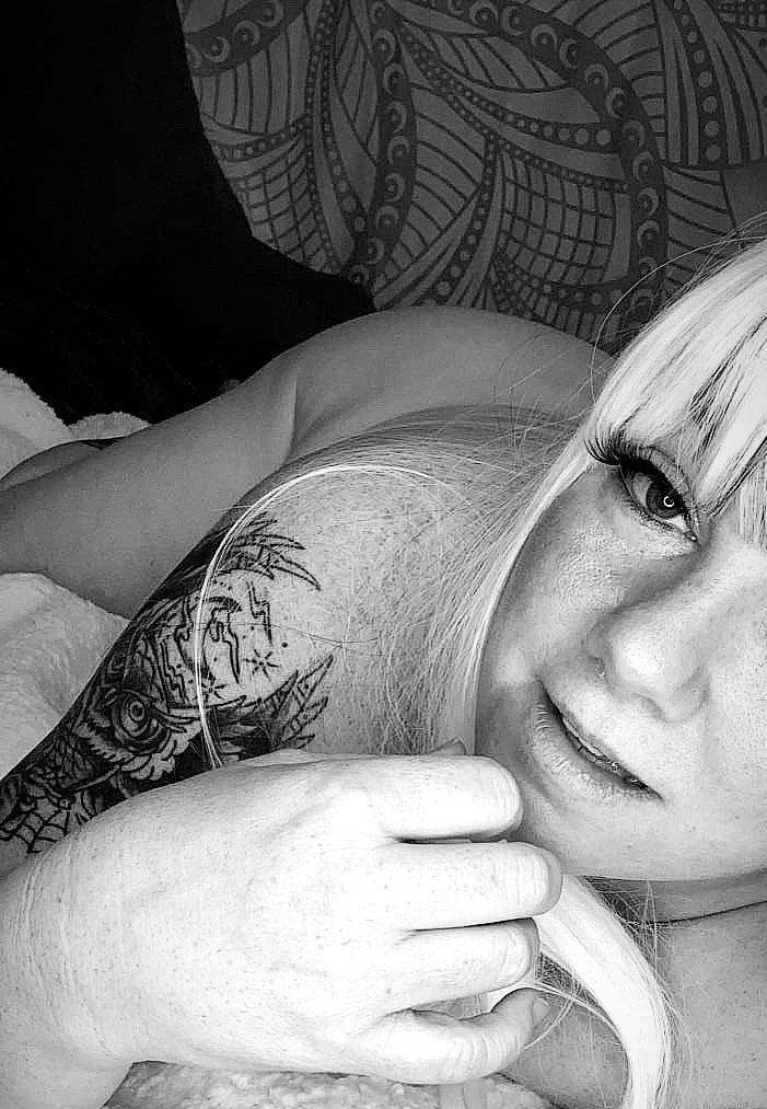 Amber Bates profile banner