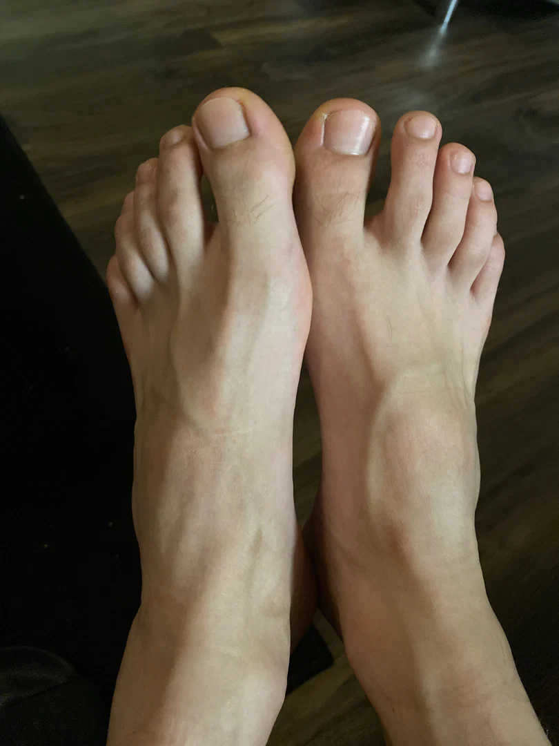 Rudy’s feet profile banner