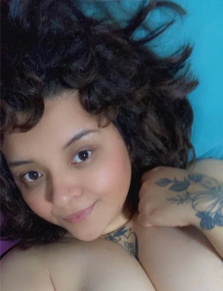 Lola Bow's avatar