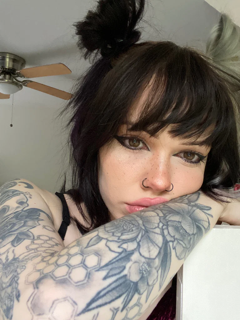 Billie 🌸's avatar