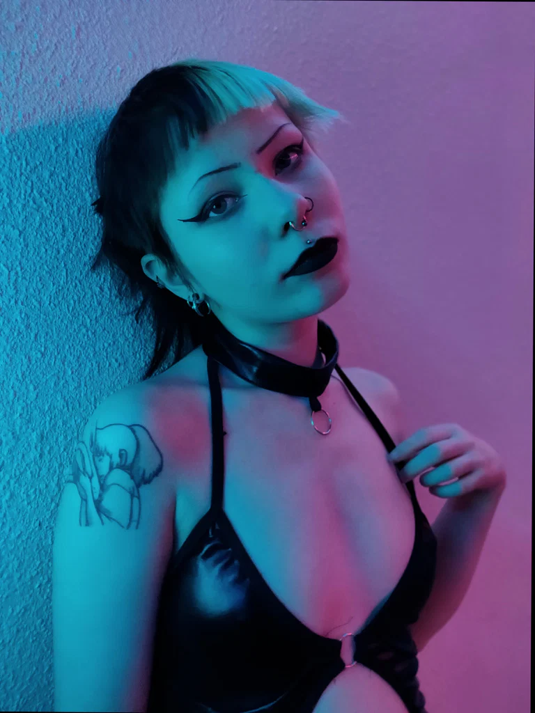Smoll pervert 💜