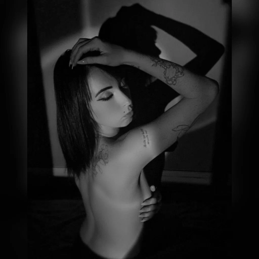 𝓡𝓪𝓿𝓮𝓷 🖤's avatar