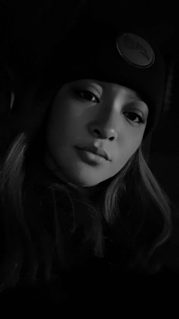 Adrienne💸's avatar