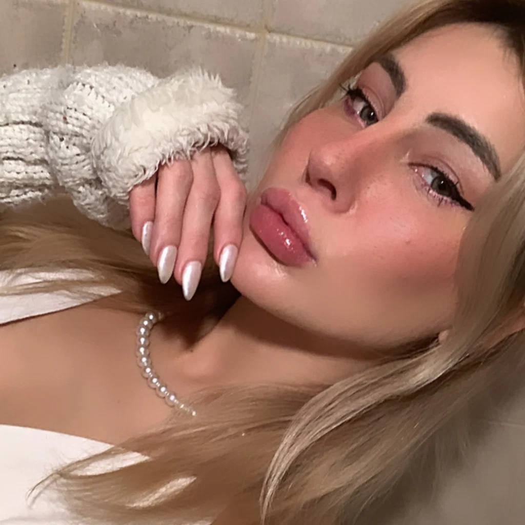 Carla zeida's avatar