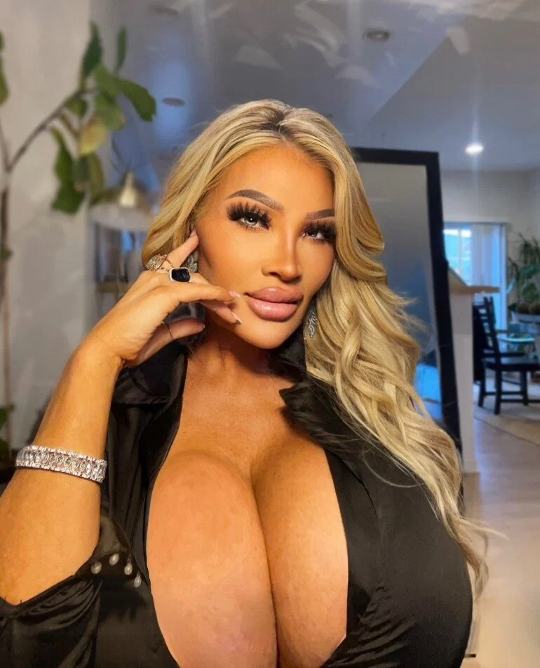 Allegra Cole's avatar